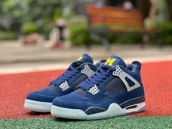 aj4 Michigan Air Jordan 4 AJ4 PE in esclusiva per l'Università del Michigan