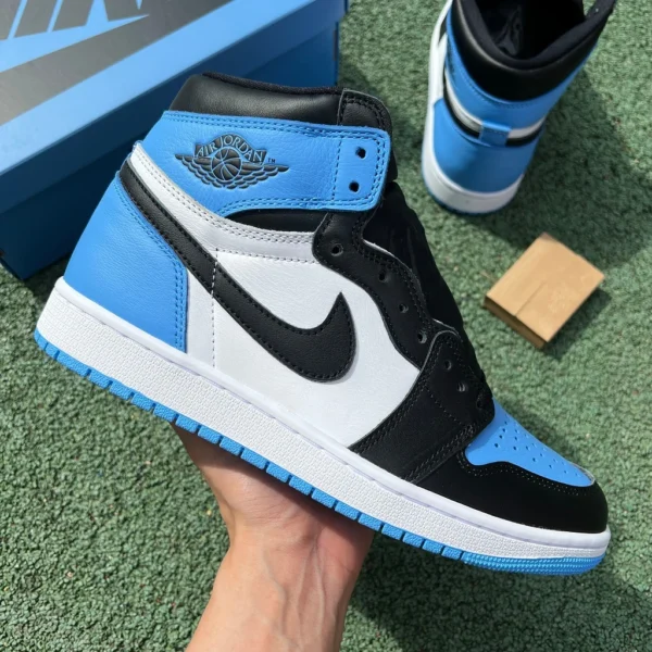 aj1 North Carolina blu taglio alto pezzo originale puro Air Jordan 1 "University Blue" nero North Carolina blu piccola ossidiana DZ5485-400