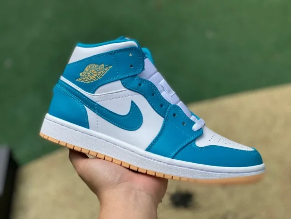 aj1mid fondo blu, bianco e giallo puro originale Air Jordan 1 Mid AJ1 scarpe da basket retrò mid-top blu e bianche DQ8426-400