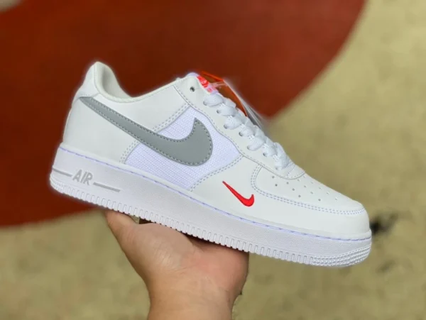 AF1 bianco grigio gancio piccolo gancio rosso basso Nike Air Force 1 Low AF1 scarpe da ginnastica casual basse fd9772-100