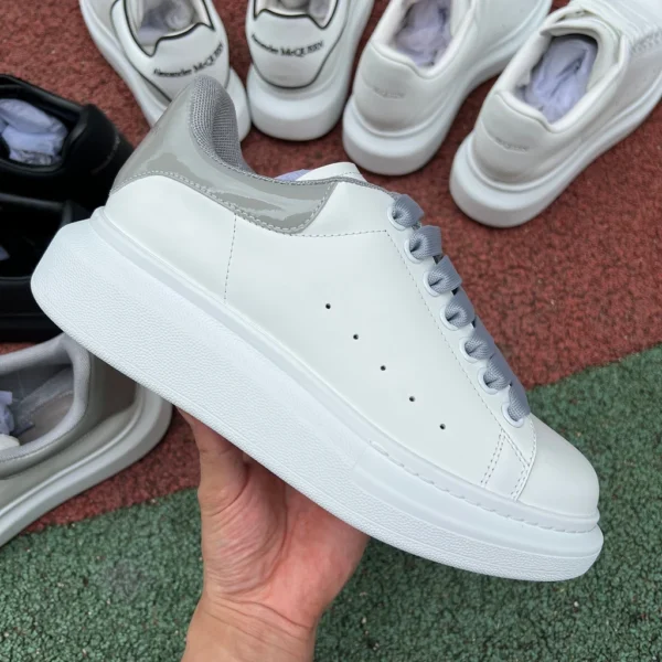 McQueen gelatina grigio buon prodotto fabbrica dà profitto, piccolo profitto ma fatturato rapido Ale xander McQueen Alexander McQueen sneakers moda casual