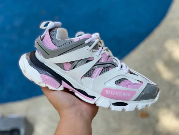 Balenciaga 3.0 bianco grigio rosa Balenciaga Triple S scarpe da papà Balenciaga