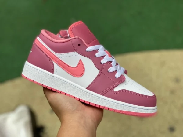 Aj1 Strawberry Bear Bianco Rosa Air Jordan 1 Low AJ1 Bianco Rosa Strawberry Bear Scarpe da basket retrò basse da donna 553560-616