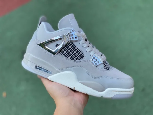 aj4 fibbia argento grigio Air Jordan 4 WMNS “Frozen Moments” AQ9129-001