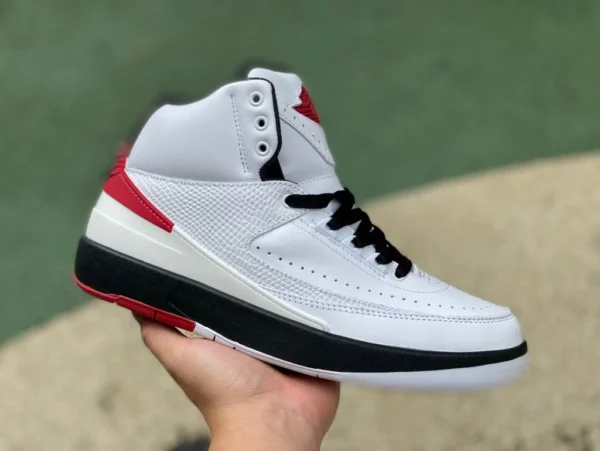 aj2 bianche rosse Chicago Nike Air Jordan 2 AJ2 Chicago scarpe da basket retrò alte da uomo DX2454-106