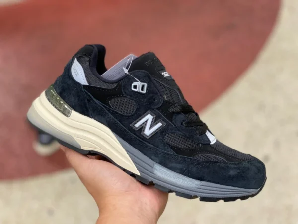 NB992 nero e grigio NEW BALANCE New Balance 992 scarpe da corsa presidenziali retrò con ammortizzazione americana di fascia alta M992BL