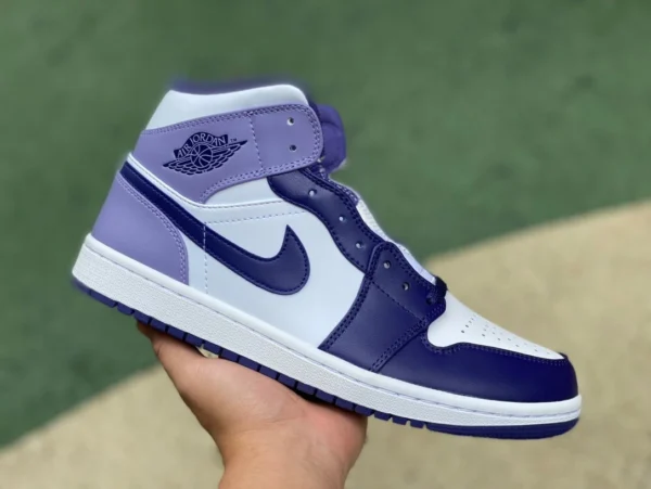 aj1mid bianco e viola puro originale Air Jordan 1 Mid AJ1 scarpe da basket sportive mid-top da uomo bianche e viola DQ8426515