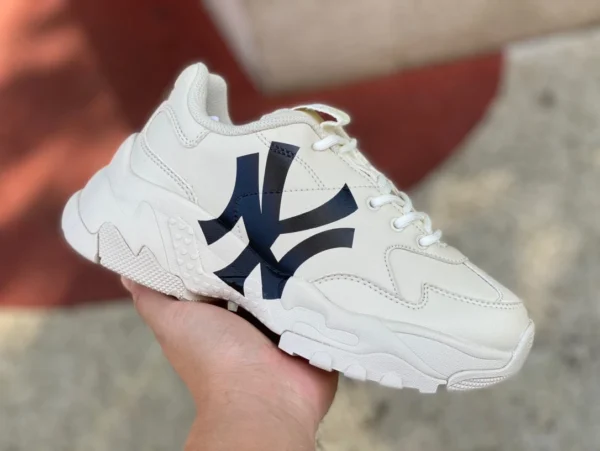 MLB bianche e nere MLB Yankees scarpe da senior scarpe da ginnastica da uomo e da donna coppia scarpe retro rialzate con suola spessa 3ASXCA12N-C0001