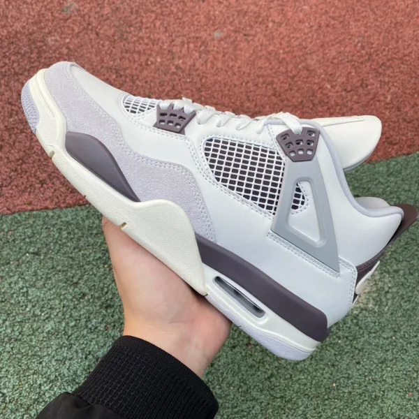 aj4amm bianco marrone A Ma Maniere x Jordan Air Jordan 4 viola minerale bianco marrone FZ4810-001