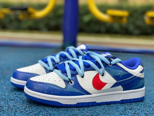 Dunk strap bianco blu rosso Nike Dunk Low sneakers basse destrutturate FD9064-110