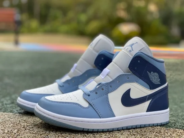 aj1Mid finlandese blu puro originale Air Jordan 1 mid-top vela bianca/finlandese blu/grigio scarpe sportive casual BQ6472-140