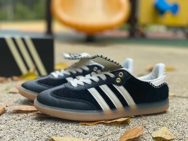 Adidas Samba Wales Bonner x Adidas Originals Samba bianche e nere da ginnastica retrò ID0580