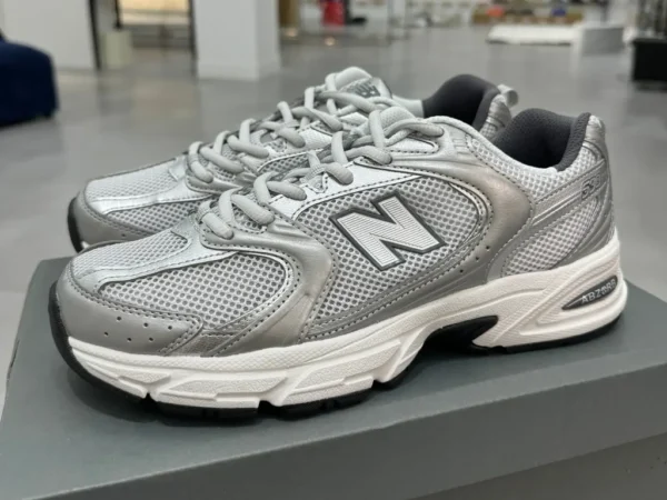 NB530 bianco argento MR530LG