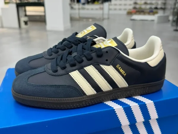 Scarpe da allenamento Adidas Originals Samba Vegan Samba in blu scuro