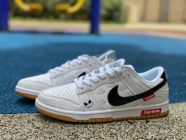 Dunk sup gomma grezza bianca e nera Nike Dunk Low x suprema XD6188-034