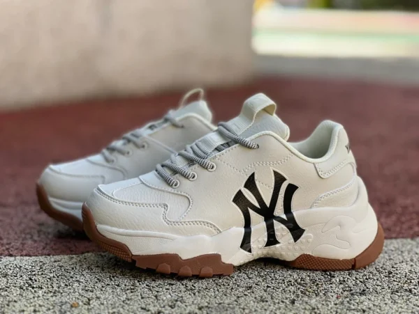 Scarpe per papà MLB bianco sporco Scarpe per papà basse MLB Big Ball Chunky casual versatili ammortizzanti resistenti all'usura uomini e donne stesso stile bianco sporco