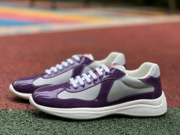 PRADA Prada Pelle verniciata grigio viola PRADA Prada Scarpe sportive casual basse e semplici alla moda