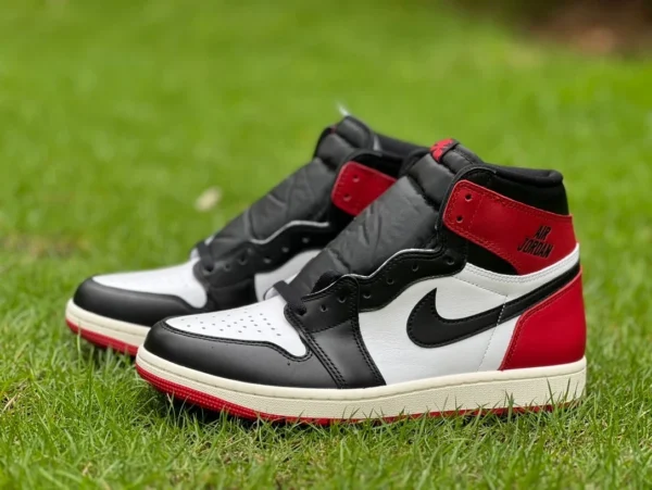 aj1 Punta alta nera Modello esclusivo Air Jordan 1 High OG "Black Toe Reimagined" Punta rotonda Comodo assorbimento degli urti Antiscivolo Punta alta DZ5485-106